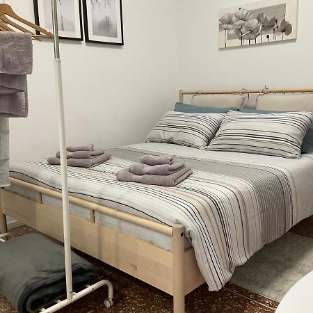 Studio 25 Apartment - Near Metro M3 Milano Eksteriør billede