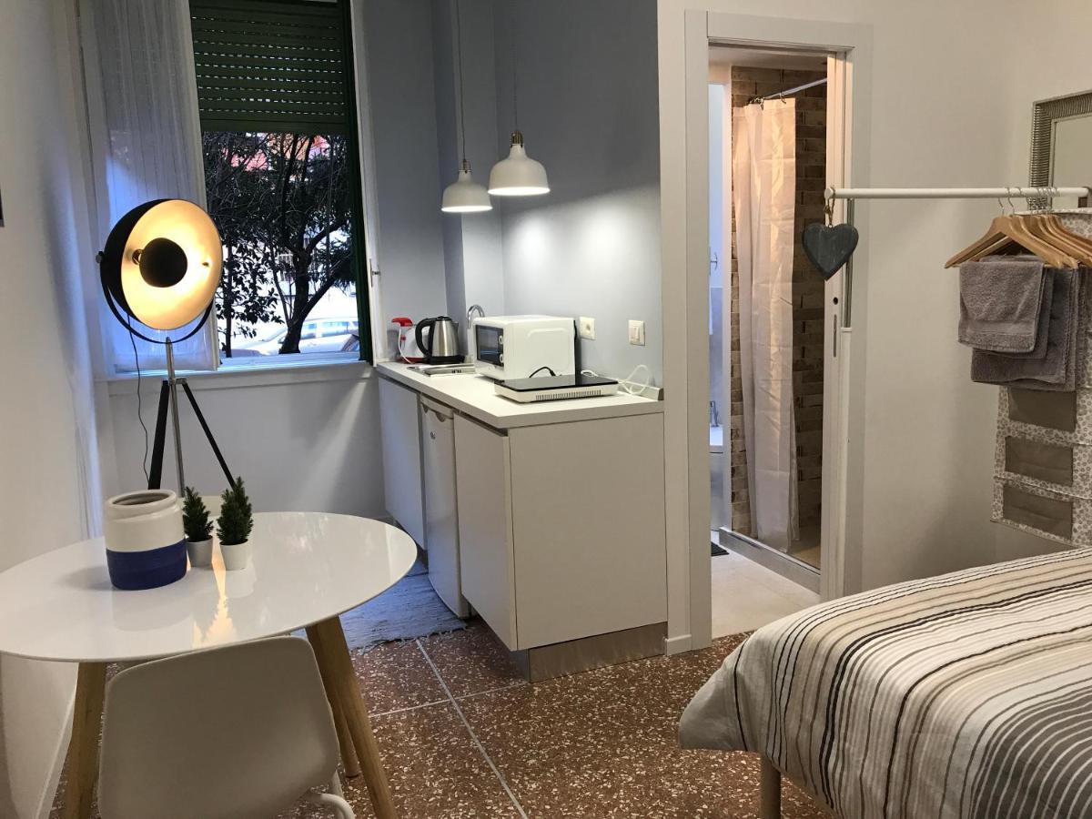 Studio 25 Apartment - Near Metro M3 Milano Eksteriør billede