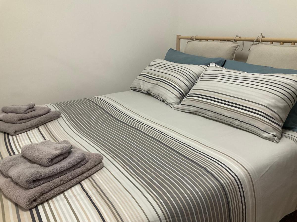 Studio 25 Apartment - Near Metro M3 Milano Eksteriør billede