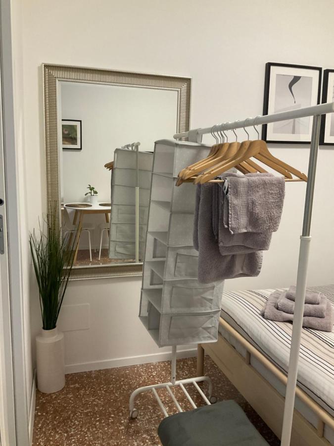 Studio 25 Apartment - Near Metro M3 Milano Eksteriør billede