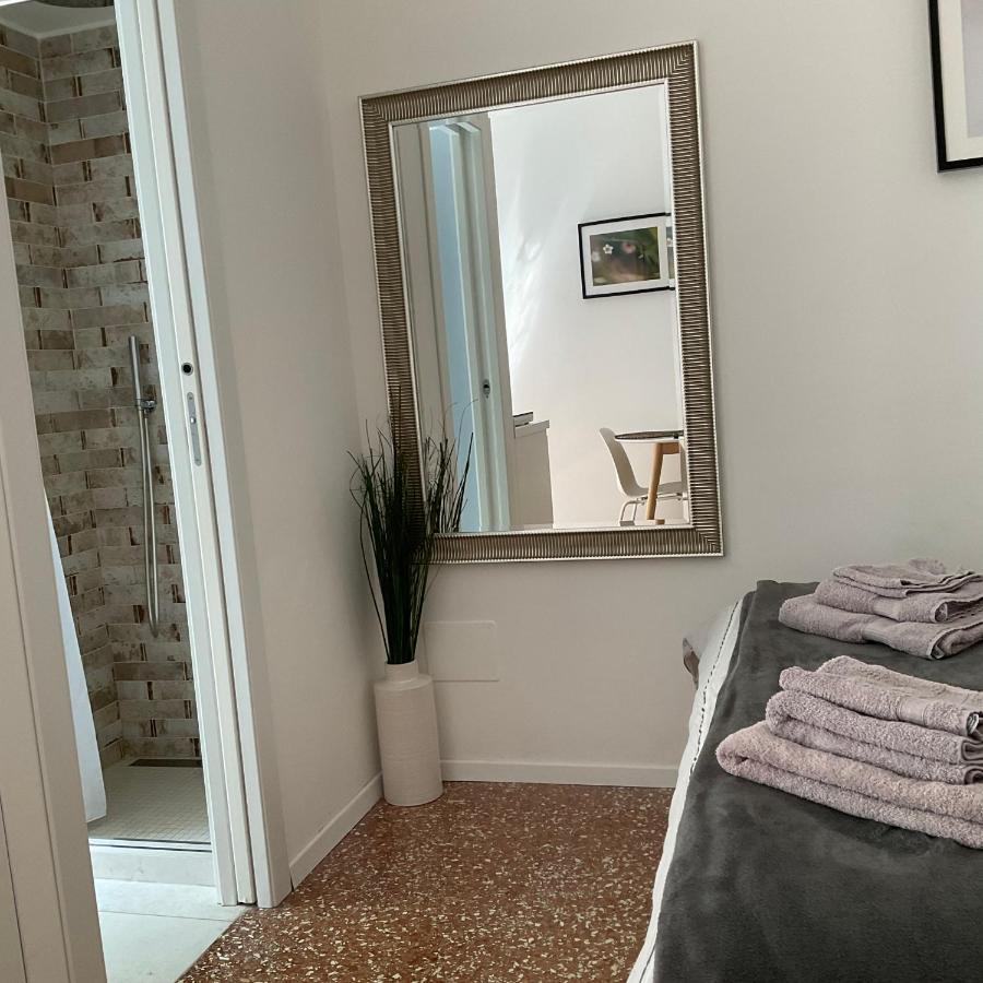 Studio 25 Apartment - Near Metro M3 Milano Eksteriør billede