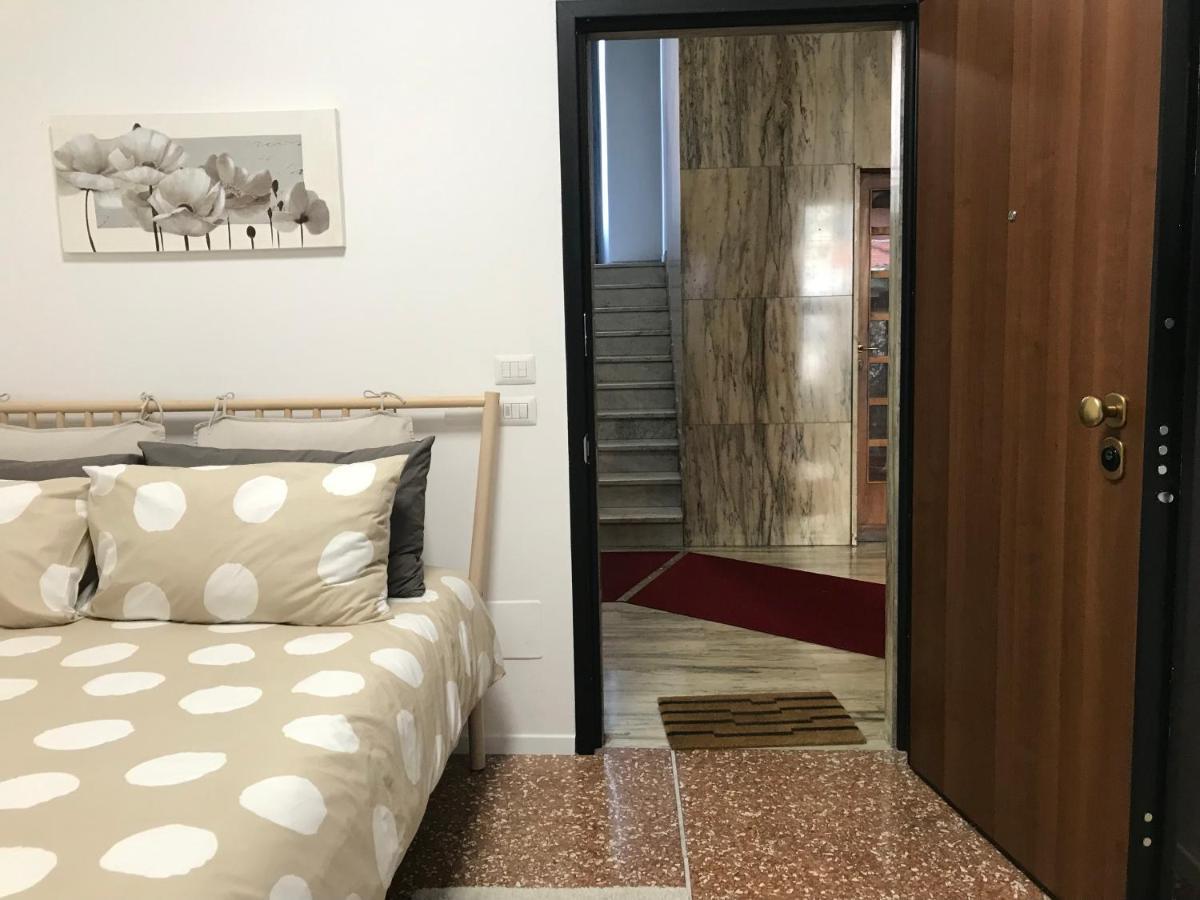 Studio 25 Apartment - Near Metro M3 Milano Eksteriør billede